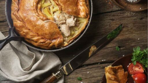 how-to-reheat-chicken-pot-pie-featured
