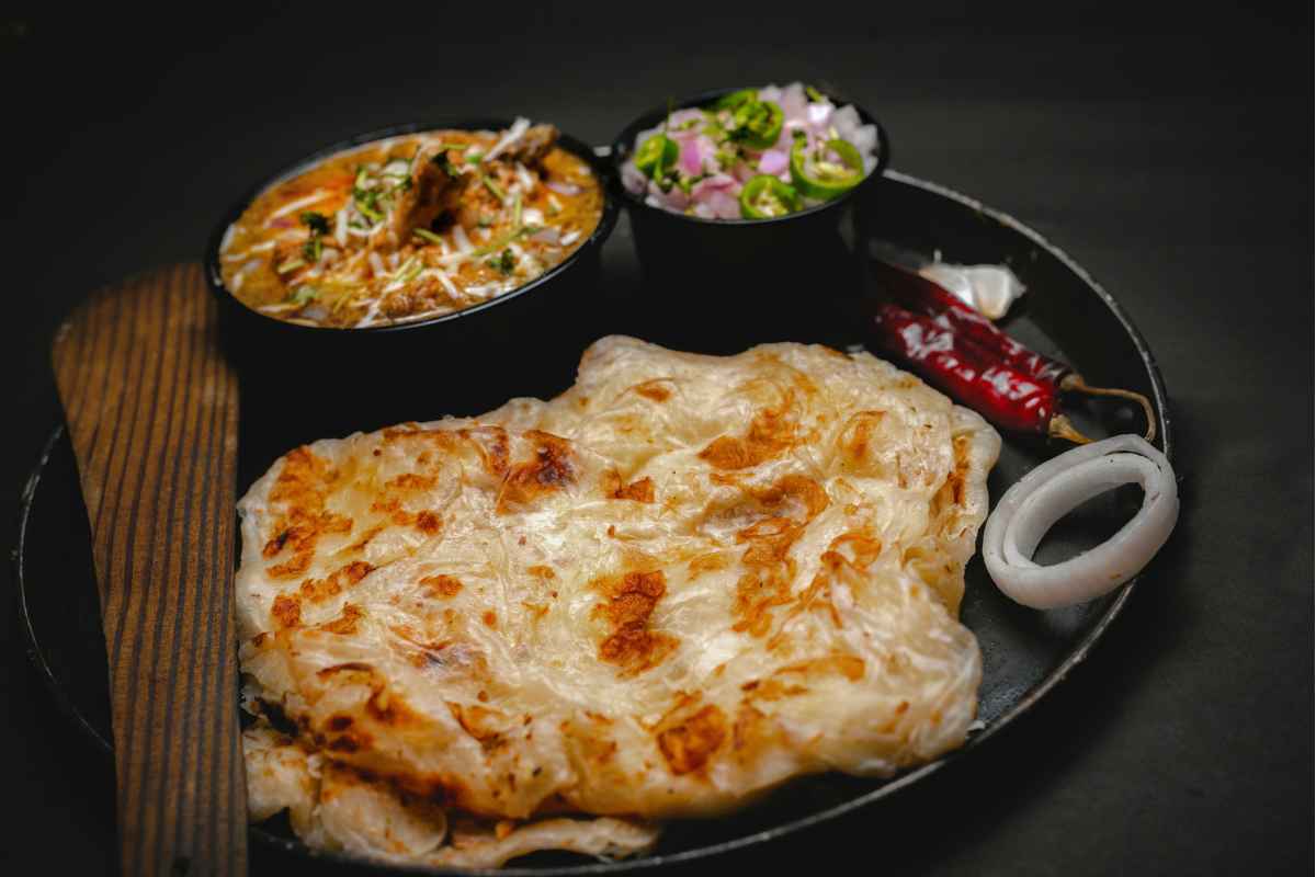 how-to-reheat-naan-featured