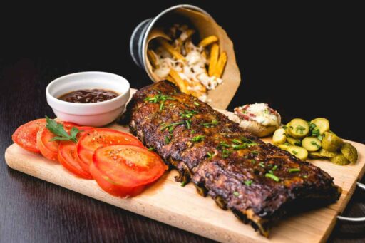 how-to-reheat-ribs-in-the-oven-featured