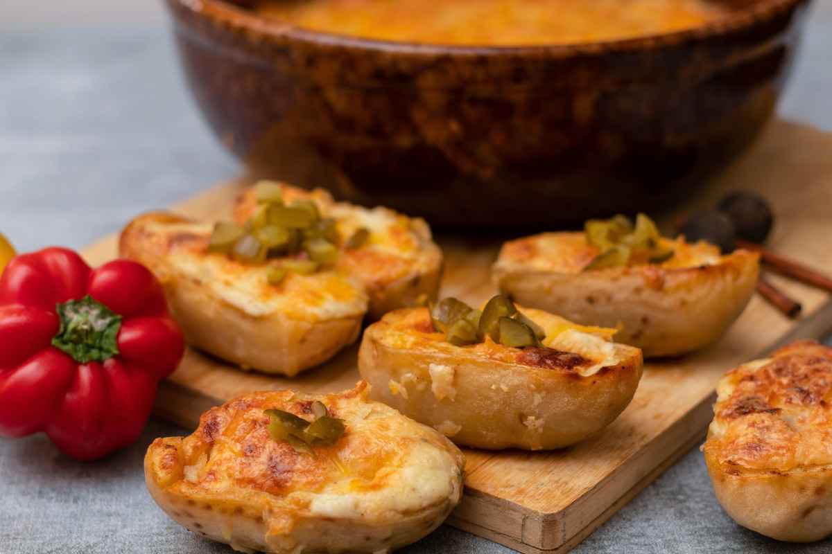 how-to-reheat-twice-baked-potatoes-featured