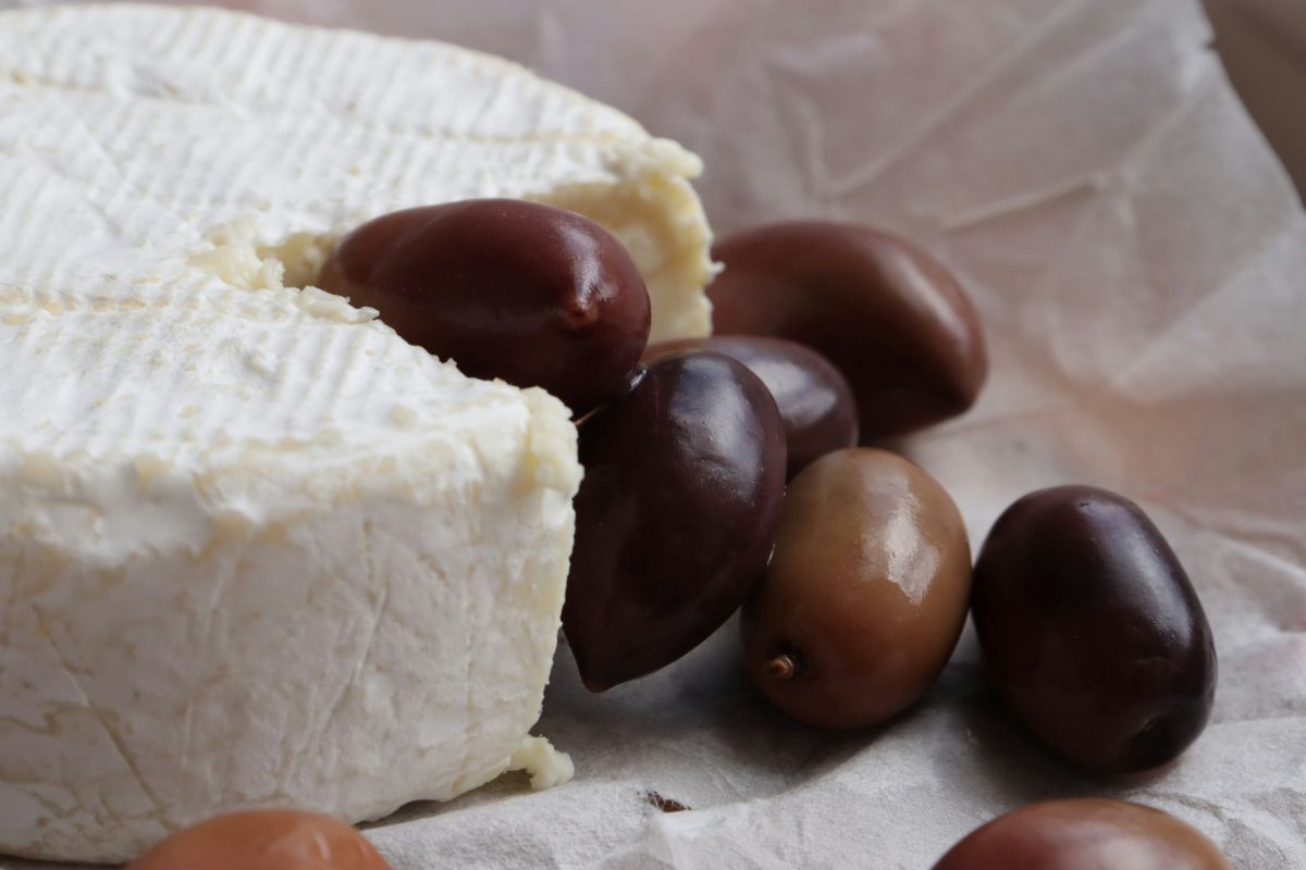 what-does-cottage-cheese-taste-like-featured