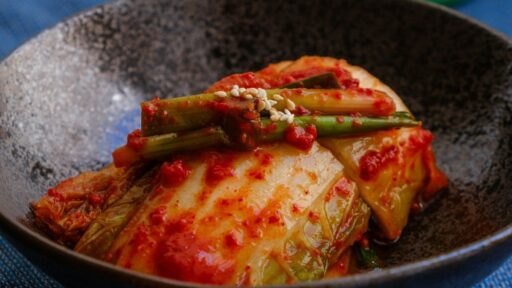 what-does-kimchi-taste-like-featured