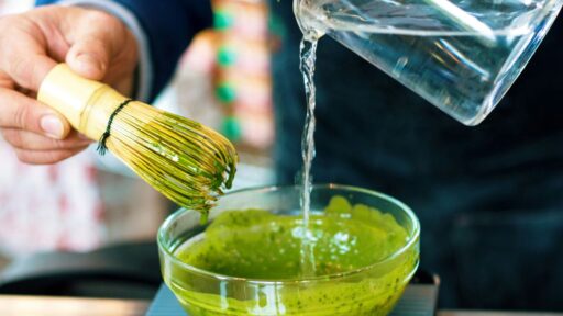 what-does-matcha-taste-like-featured