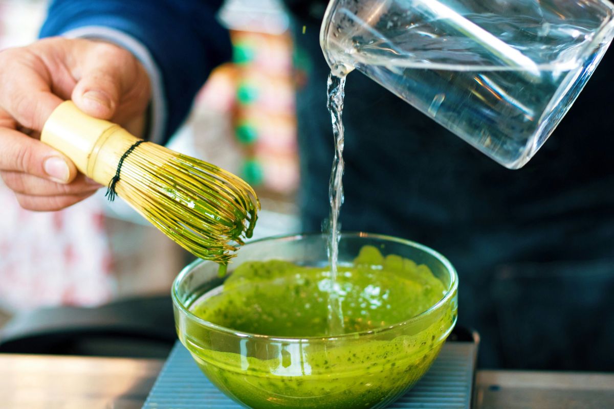 what-does-matcha-taste-like-featured
