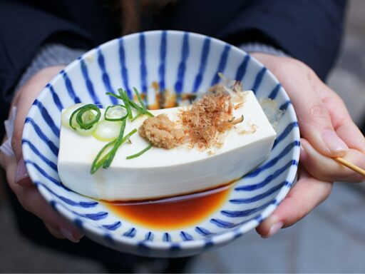 what-does-tofu-taste-like-featured